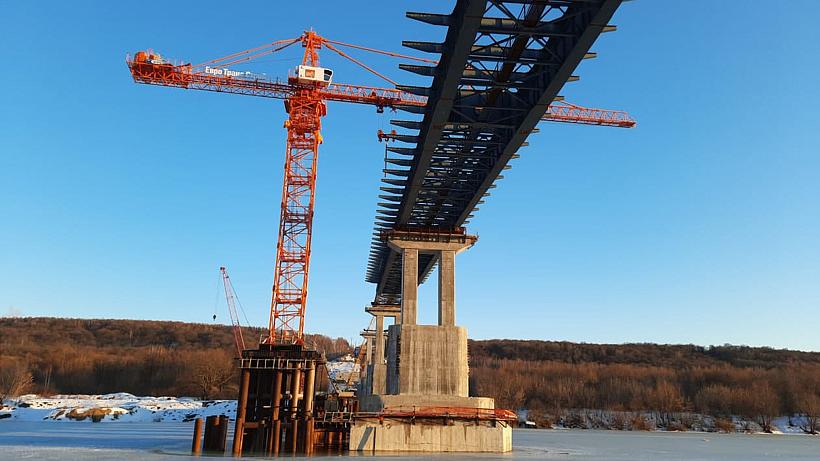 Продолжается надвижка пролетного строения моста через реку Ока, расположенного в городских округах Ступино и Кашира Московской области