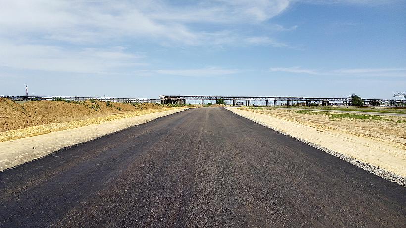 На 12-километровом участке будущего транспортного обхода Волгограда приступили к укладке асфальтобетонного покрытия 