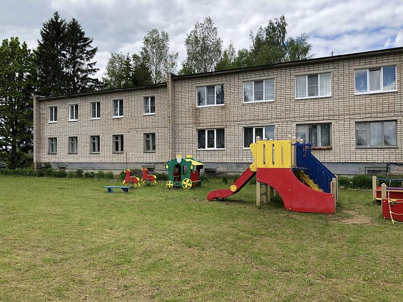 Компания «ГЕО-ПРОЕКТ» приступила к выполнению ремонтных работ в здании социального приюта в селе Кудеверь Псковской области