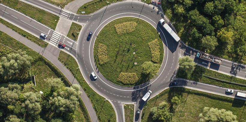Специалисты компании «ГЕО-ПРОЕКТ» анализируют практический опыт проектирования кольцевых пересечений на автомобильных дорогах