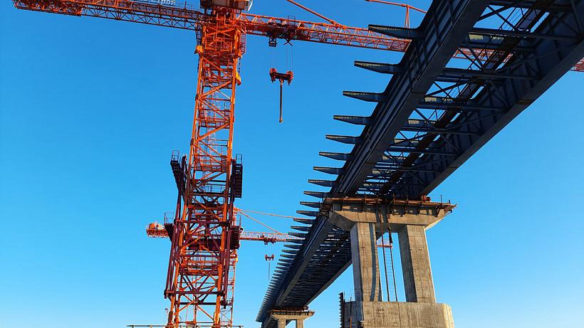 Продолжаются работы по капитальному ремонту моста через реку Ока, расположенного в городских округах Ступино и Кашира Московской области