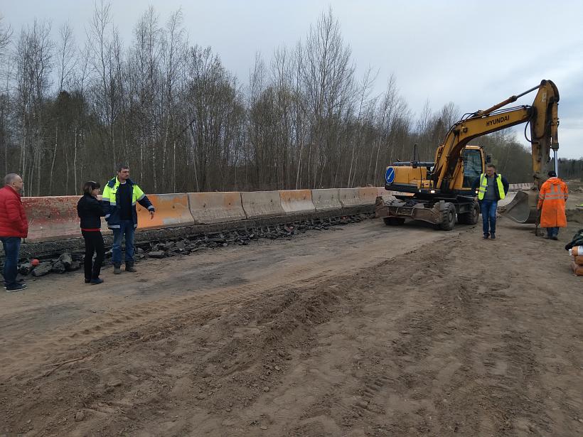 Капитальный ремонт автомобильной дороги М-9 "Балтия" в Себежском районе Псковской области идёт полным ходом